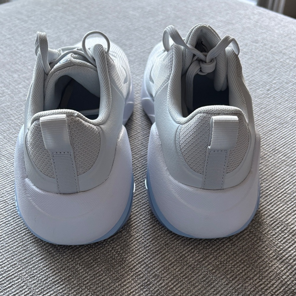 Nike Light Gray and Soft Blue Air Zoom Bella 7 Athletic Shoes - Picture 5 of 10